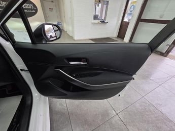 Toyota Corolla VVT-h Design