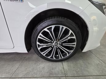 Toyota Corolla VVT-h Design