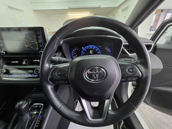 Toyota Corolla VVT-h Design