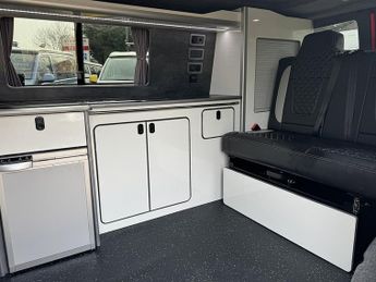 Volkswagen Transporter T6 T30 SWB 102