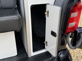 Volkswagen Transporter T6 T30 SWB 102