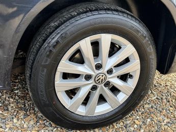 Volkswagen Transporter T6 T30 SWB 102