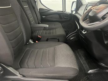 Iveco Daily 2.3D HPI 14V 35S 3520 Panel Van 5dr Diesel HiMatic MWB H2 Euro 6