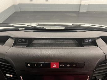 Iveco Daily 2.3D HPI 14V 35S 3520 Panel Van 5dr Diesel HiMatic MWB H2 Euro 6