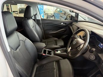 Vauxhall Grandland X 1.2 Turbo Elite Nav SUV 5dr Petrol Auto 8Spd Euro 6 (s/s) (130 p