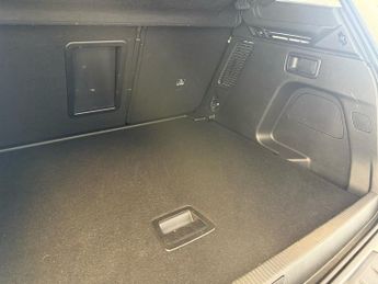 Vauxhall Grandland X 1.2 Turbo Elite Nav SUV 5dr Petrol Auto 8Spd Euro 6 (s/s) (130 p