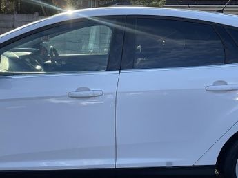 Ford Focus 1.0T EcoBoost Titanium Hatchback 5dr Petrol Auto Euro 6 (s/s) (1