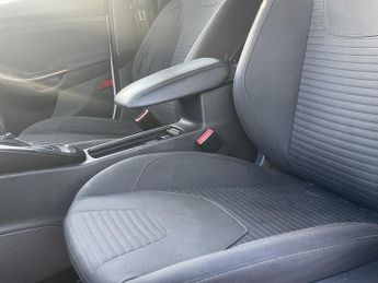 Ford Focus 1.0T EcoBoost Titanium Hatchback 5dr Petrol Auto Euro 6 (s/s) (1