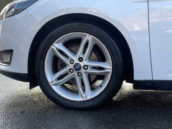 Ford Focus 1.0T EcoBoost Titanium Hatchback 5dr Petrol Auto Euro 6 (s/s) (1