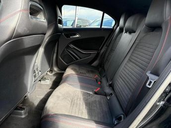 Mercedes-Benz A Class 2.1 A200d AMG Line (Premium) Hatchback 5dr Diesel 7G-DCT Euro 6 
