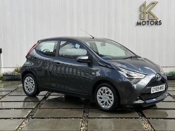 Toyota AYGO 1.0 VVT-i x-play Hatchback 5dr Petrol Manual Euro 6 (71 ps)