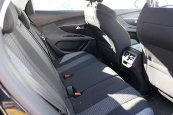 Peugeot 3008 BlueHDi Active