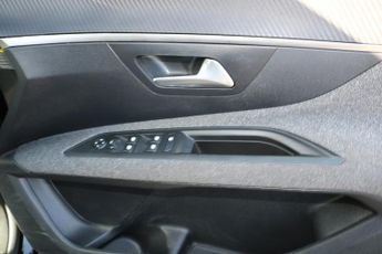 Peugeot 3008 BlueHDi Active