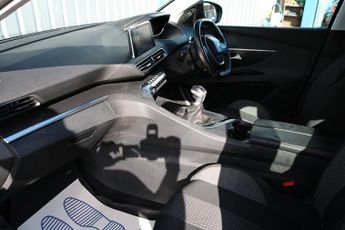 Peugeot 3008 BlueHDi Active