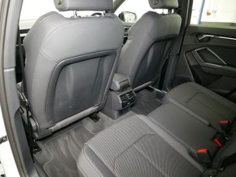 Audi Q3 TFSI CoD Black Edition