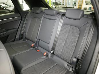 Audi Q3 TFSI CoD Black Edition