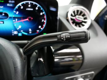 Mercedes-Benz GLA GLA180 AMG Line