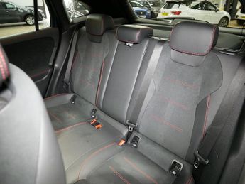 Mercedes-Benz GLA GLA180 AMG Line