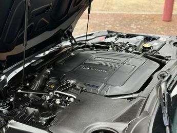 Jaguar F-Type V8 R