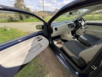 Volkswagen Up High Up