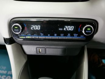 Toyota Yaris VVT-h Excel