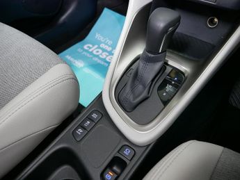 Toyota Yaris VVT-h Excel