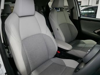 Toyota Yaris VVT-h Excel
