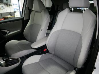 Toyota Yaris VVT-h Excel