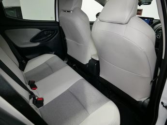 Toyota Yaris VVT-h Excel