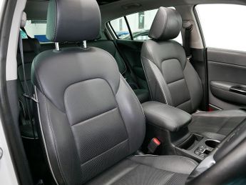 Kia Sportage T-GDi 4