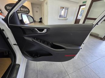 Hyundai IONIQ h-GDi Premium SE