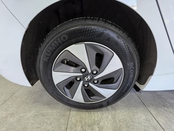 Hyundai IONIQ h-GDi Premium SE