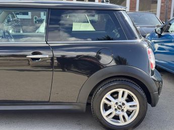 MINI Hatch 1.6 One Hatchback 3dr Petrol Steptronic Euro 5 (98 ps)