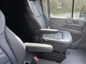 MAN TGE 2.0 BiTurbo 3180d Panel Van 5dr Diesel Auto 4WD LWB High Roof Eu