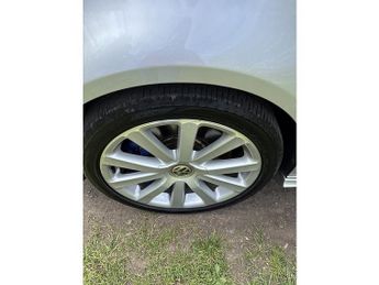 Volkswagen Golf R32