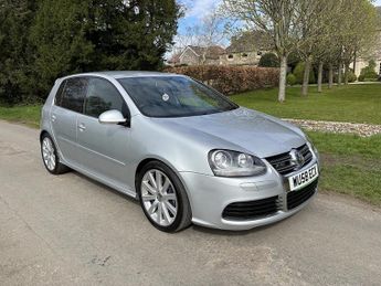 Volkswagen Golf R32