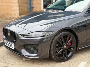Jaguar XE P300i R-Dynamic HSE