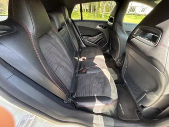 Mercedes-Benz Cla Cla 180 Amg Line