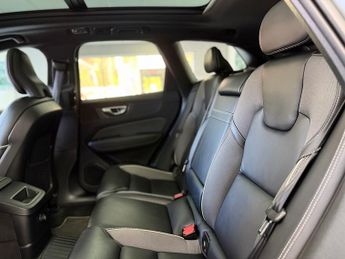 Volvo XC60 h T8 Twin Engine R-Design Pro