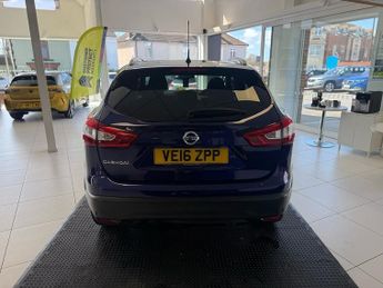 Nissan Qashqai 1.6 dCi N-Connecta SUV 5dr Diesel XTRON 2WD Euro 6 (s/s) (130 ps