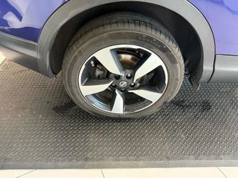 Nissan Qashqai 1.6 dCi N-Connecta SUV 5dr Diesel XTRON 2WD Euro 6 (s/s) (130 ps