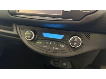 Toyota Yaris 1.5 VVT-h Y20 Bi-tone Hatchback 5dr Petrol Hybrid E-CVT Euro 6 (