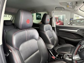 MG MG ZS T-GDI Exclusive