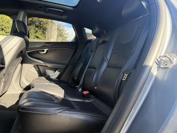 Volvo V40 2.0 T5 R-Design Lux Nav Hatchback 5dr Petrol Auto Euro 6 (s/s) (