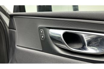 Volvo XC60 h T6 R-Design