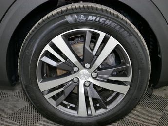 Peugeot 3008 BlueHDi Allure Premium +