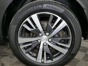 Peugeot 3008 BlueHDi Allure Premium +