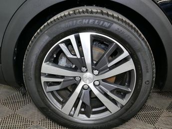 Peugeot 3008 BlueHDi Allure Premium +