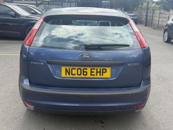 Ford Focus 1.6 Zetec Climate Hatchback 5dr Petrol Automatic (184 g/km, 99 b