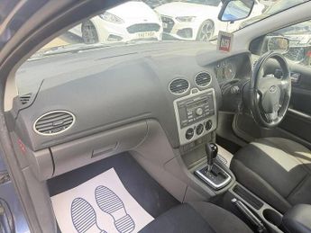 Ford Focus 1.6 Zetec Climate Hatchback 5dr Petrol Automatic (184 g/km, 99 b